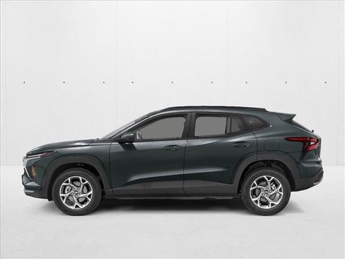 New 2026 Chevrolet Trax LT FWD image 3