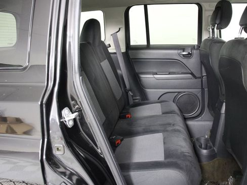 Used 2016 Jeep Patriot Sport w/ Power Value Group FWD image 27