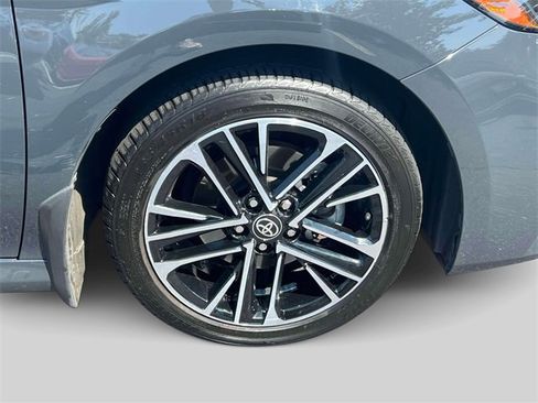 Used 2025 Toyota Camry XLE image 14