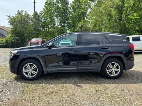 Used 2020 GMC Terrain SLE FWD image 2