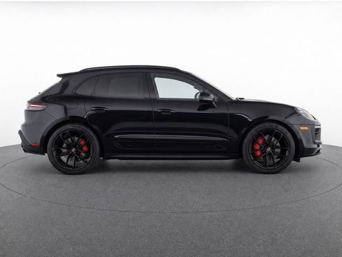 Certified 2024 Porsche Macan GTS w/ GTS Sport Package AWD/4WD image 8