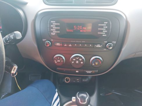 Used 2015 Kia Soul + FWD image 20