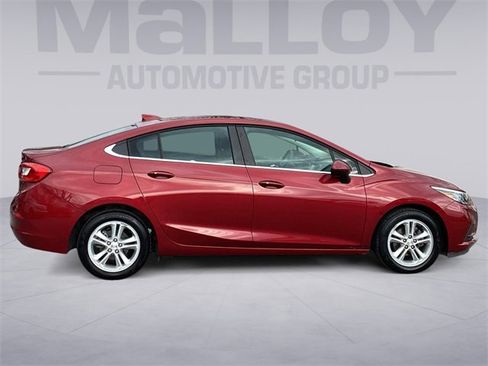Used 2018 Chevrolet Cruze LT w/ Convenience Package image 6