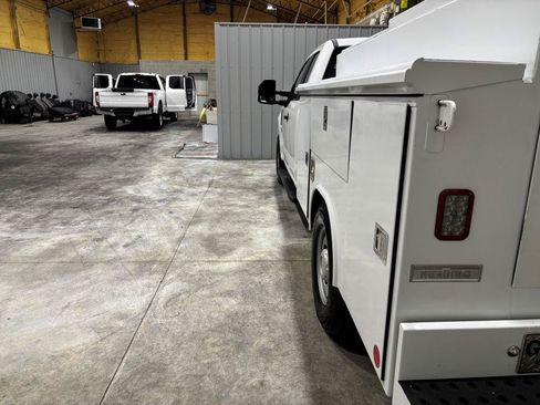 Used 2019 Ford F350 XL w/ Power Equipment Group RWD image 9