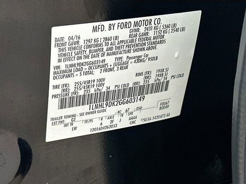 Used 2016 Lincoln MKS FWD image 32