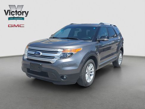 Used 2014 Ford Explorer XLT AWD/4WD image 3