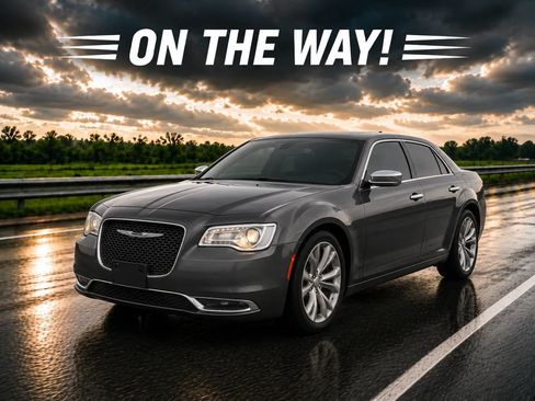 Used 2019 Chrysler 300 Limited RWD image 1