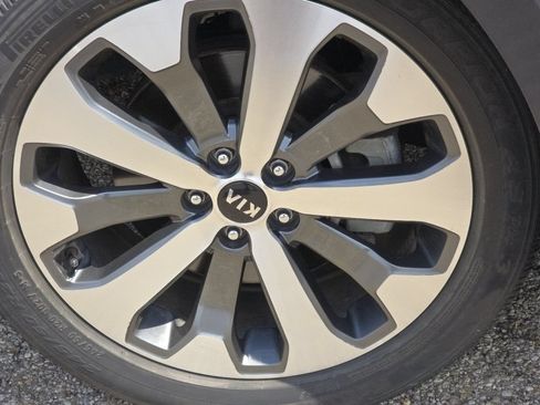 Used 2020 Kia Telluride S w/ S 8 Passenger Seating Package AWD/4WD image 10