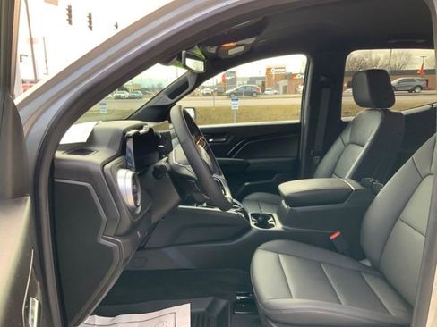 Used 2024 Chevrolet Colorado LT w/ LT Convenience Package III image 14