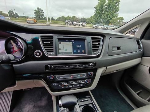 Used 2017 Kia Sedona SX FWD image 27