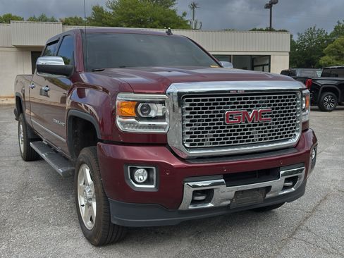 Used 2015 GMC Sierra 2500 Denali AWD/4WD image 1