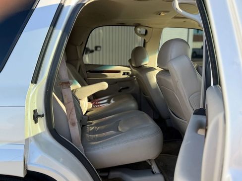 Used 2003 Cadillac Escalade 2WD w/ Marketing Vehicle Package image 10