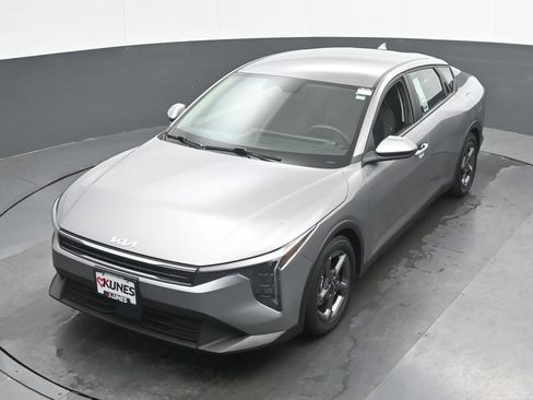 Used 2025 Kia K4 FWD image 33