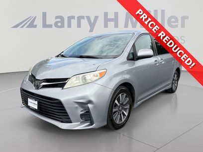 Used 2018 Toyota Sienna LE