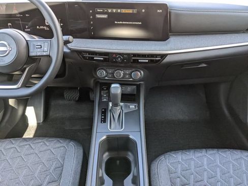 Certified 2025 Nissan Kicks SV w/ SV Premium Package AWD/4WD image 23
