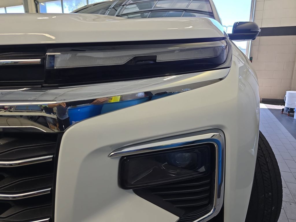 Used 2024 Chevrolet Traverse LT FWD image 32
