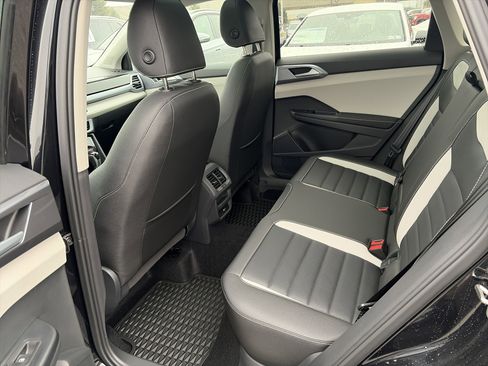 New 2025 Volkswagen Taos SEL image 12