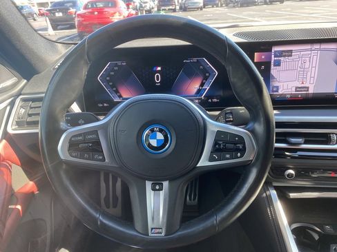Used 2023 BMW i4 eDrive40 w/ M Sport Package image 11