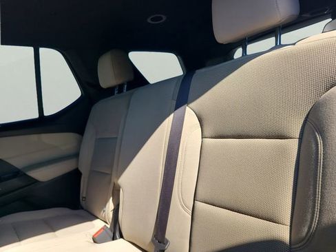 Used 2023 Chevrolet Traverse LS FWD image 6
