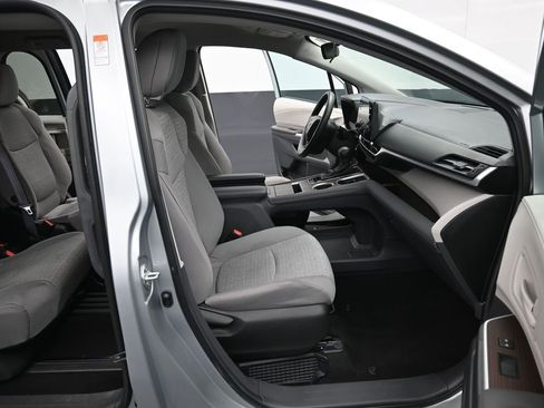 Certified 2024 Toyota Sienna LE image 33