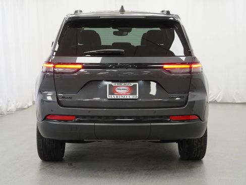 Certified 2023 Jeep Grand Cherokee Limited w/ Black Appearance Package image 11