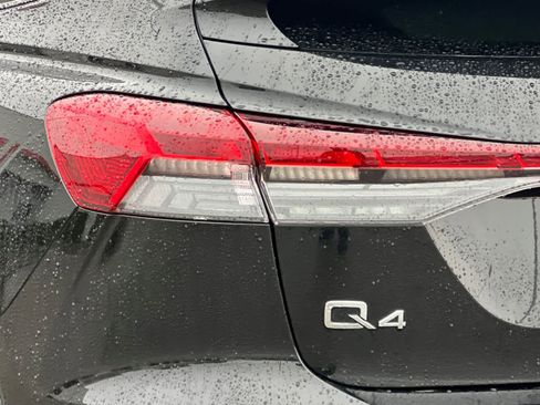 Used 2022 Audi Q4 e-tron Premium Plus image 34