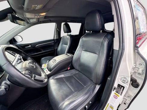 Used 2019 Toyota Highlander Limited Platinum image 23