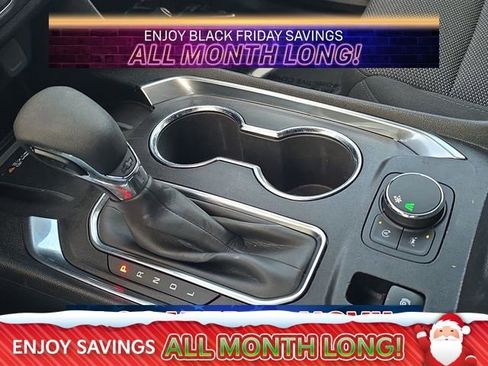 Used 2023 Chevrolet Traverse LT image 22