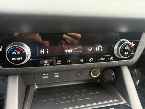 New 2026 Mitsubishi Outlander SE image 20