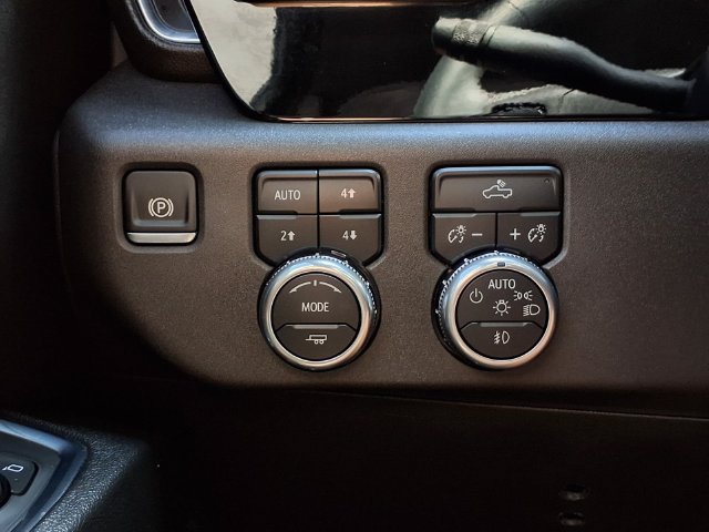 Used 2024 GMC Sierra 1500 Elevation w/ X31 Off-Road Package AWD/4WD image 10