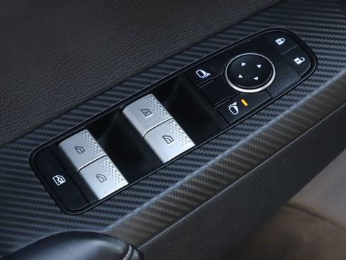 Used 2022 Mitsubishi Outlander SE image 17