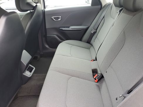 New 2025 Kia K4 LX image 10