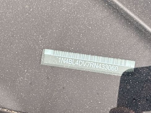 Used 2024 Nissan Altima 2.5 SV image 7