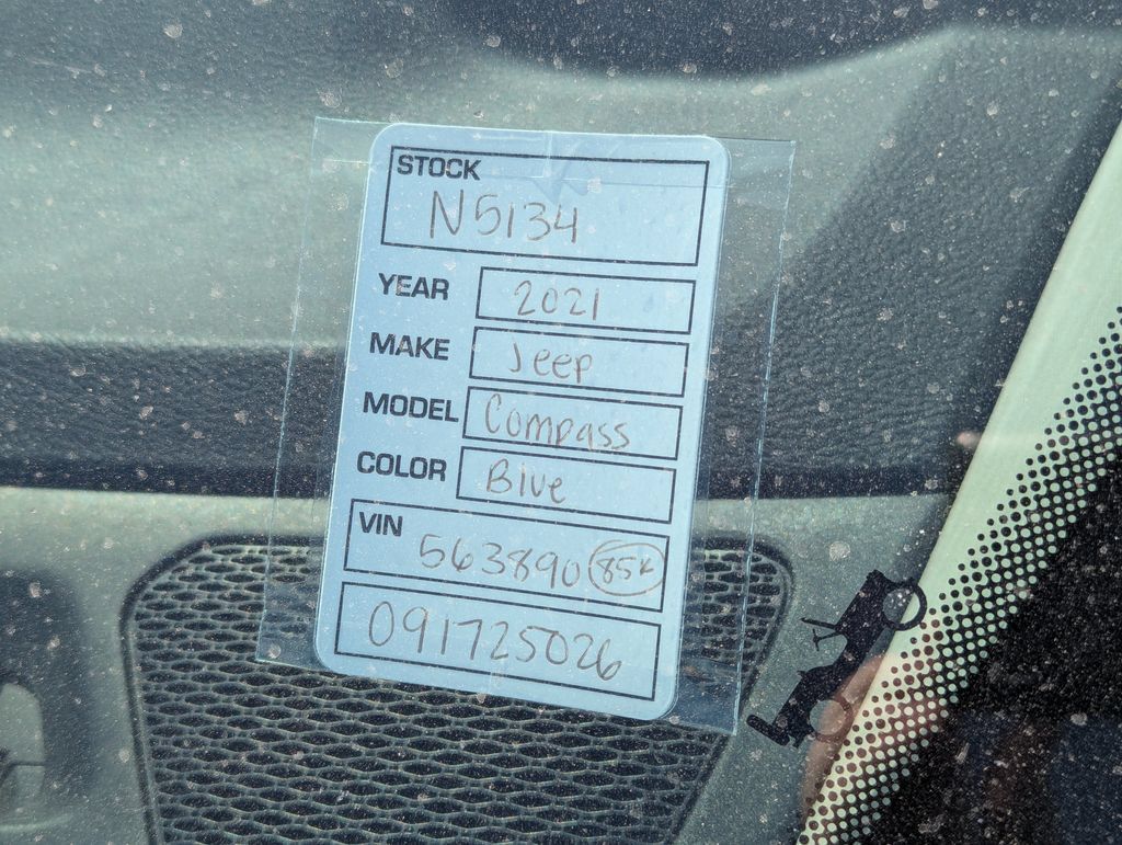 Used 2021 Jeep Compass Latitude w/ Sun and Sound Group FWD image 12
