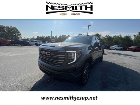 Used 2023 GMC Sierra 1500 AT4 w/ AT4 Premium Package AWD/4WD image 1