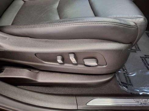 Used 2017 Cadillac XT5 Premium Luxury FWD image 10