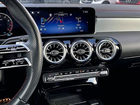 Used 2025 Mercedes-Benz CLA 250 4MATIC image 6
