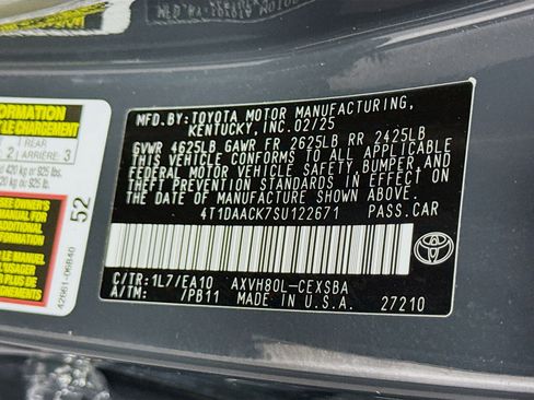 Used 2025 Toyota Camry SE image 40