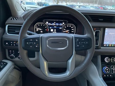 Used 2021 GMC Yukon Denali w/ Denali Premium Package image 14