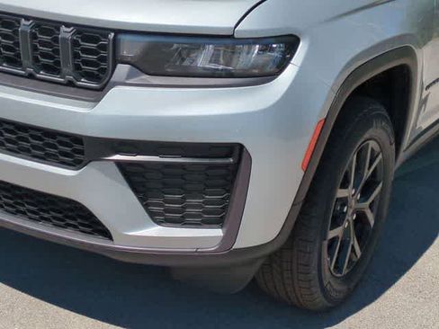 New 2026 Jeep Grand Cherokee Altitude AWD/4WD image 11