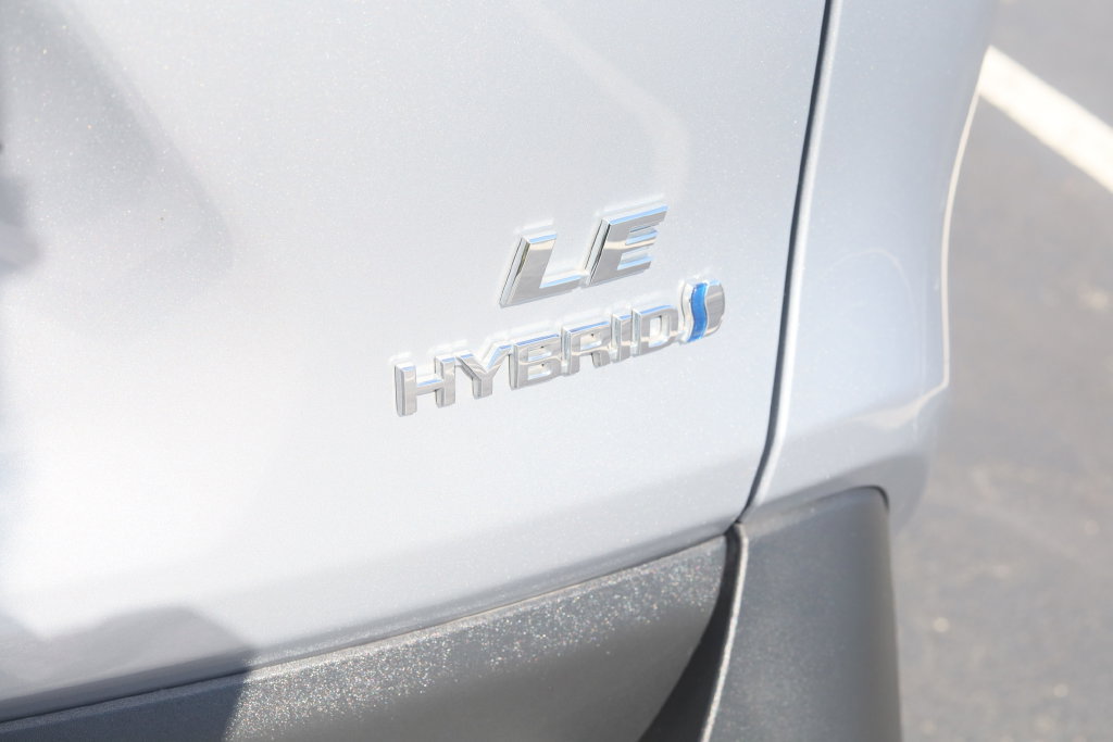 Used 2024 Toyota RAV4 LE AWD/4WD image 29