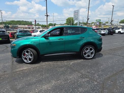 Used 2025 Alfa Romeo Tonale w/ Premium Package AWD/4WD image 3