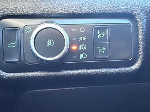 Certified 2022 Ford Explorer XLT w/ Equipment Group 202A image 17