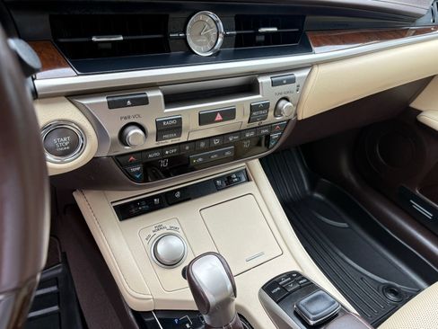 Used 2018 Lexus ES 350 w/ Navigation System Package FWD image 25