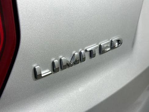 Certified 2019 Ford Explorer Limited w/ Ford Safe & Smart Package image 8