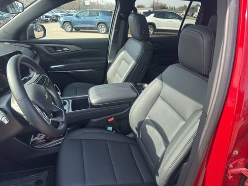 Certified 2025 Chevrolet Traverse LT w/ Sun and Wheel Package AWD/4WD image 13
