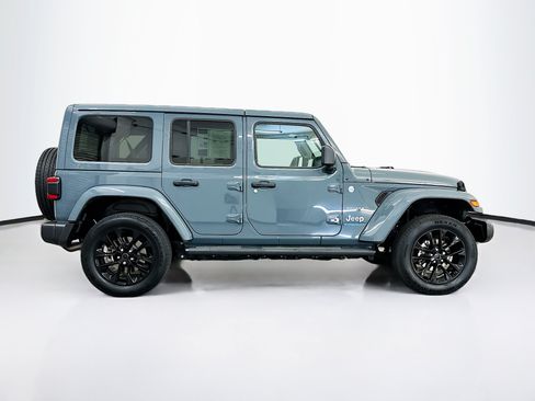 Used 2024 Jeep Wrangler Unlimited Sahara w/ Dual Top Group AWD/4WD image 10