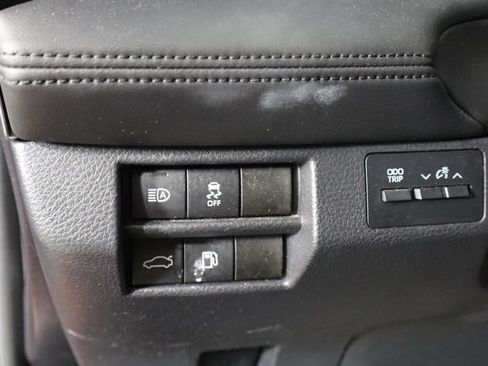 Used 2021 Toyota Avalon XLE w/ Moonroof Package FWD image 20