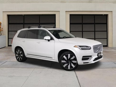 Used 2023 Volvo XC90 T8 Plus AWD/4WD image 34