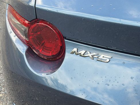 Used 2019 MAZDA MX-5 Miata RF Grand Touring RWD image 10
